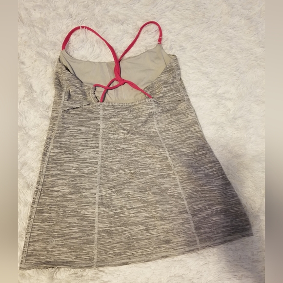 Lululemon Tank Top Strappy Back Shelf Bra Abstract Striped Color Light Gray/Pink - Picture 2 of 6